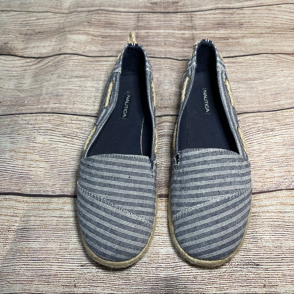 Nautica nautical blue flats size 8